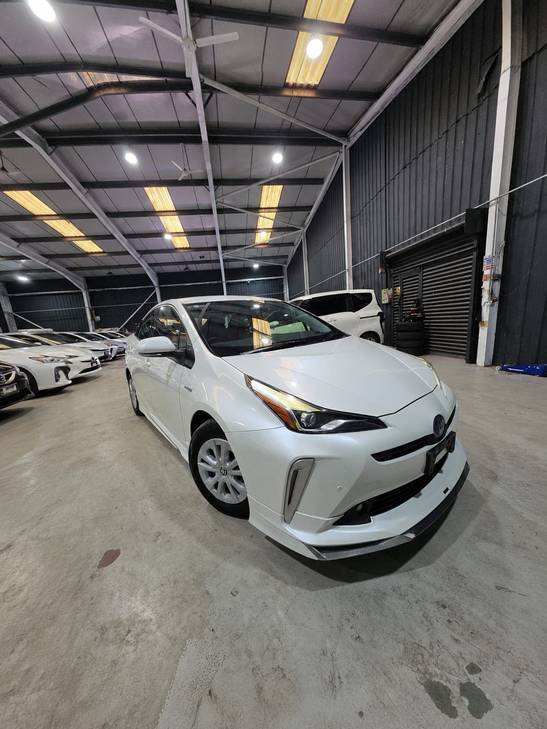 2019 Toyota Prius — White